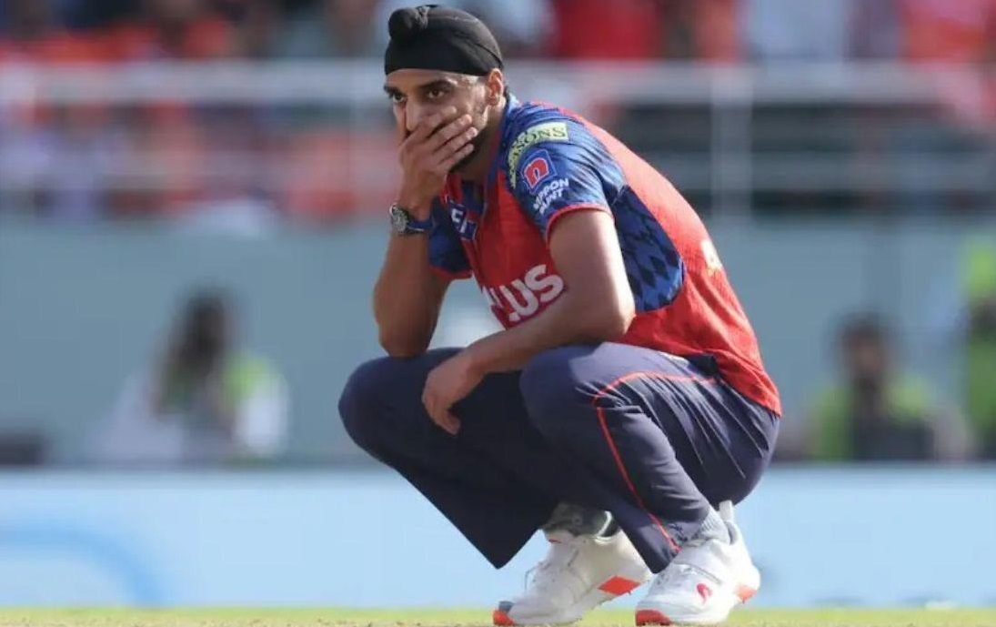 ਅਰਸ਼ਦੀਪ ਸਿੰਘ ਦੇ ਪ੍ਰਸ਼ੰਸਕਾਂ ਲਈ ਵੱਡਾ ਝਟਕਾ ! BCCI ਨੇ ਪੰਜਾਬ ਕਿੰਗਜ਼ ਦੇ ਸਟਾਰ ਗੇਂਦਬਾਜ਼ 'ਤੇ ਲਾਈ ਪਾਬੰਦੀ
