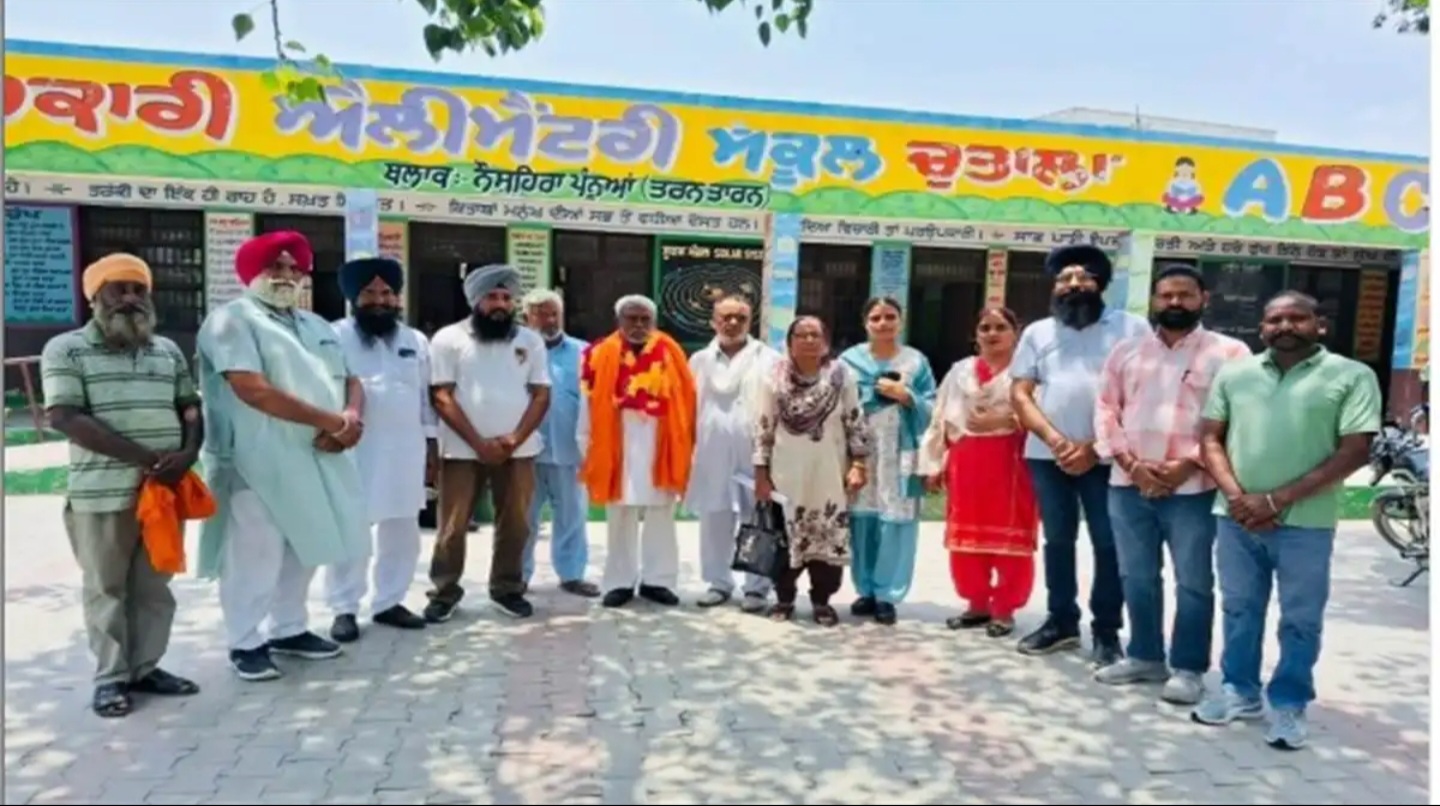 SIR ਨੇ 48 ਸਾਲਾਂ ਬਾਅਦ ਮਿਲਾਏ ਤਿੰਨ ਸਕੇ ਭਰਾ, ਵੋਟਰ ਰਿਕਾਰਡ ਲੱਭਣ ਪਿੰਡ ਪੁੱਜੇ ਵਿਜੇ ਸਿੰਘ ਦਾ ਦੋ ਵੱਡੇ ਭਰਾਵਾਂ ਨਾਲ ਹੋਇਆ ਭਾਵੁਕ ਮਿਲਾਪ